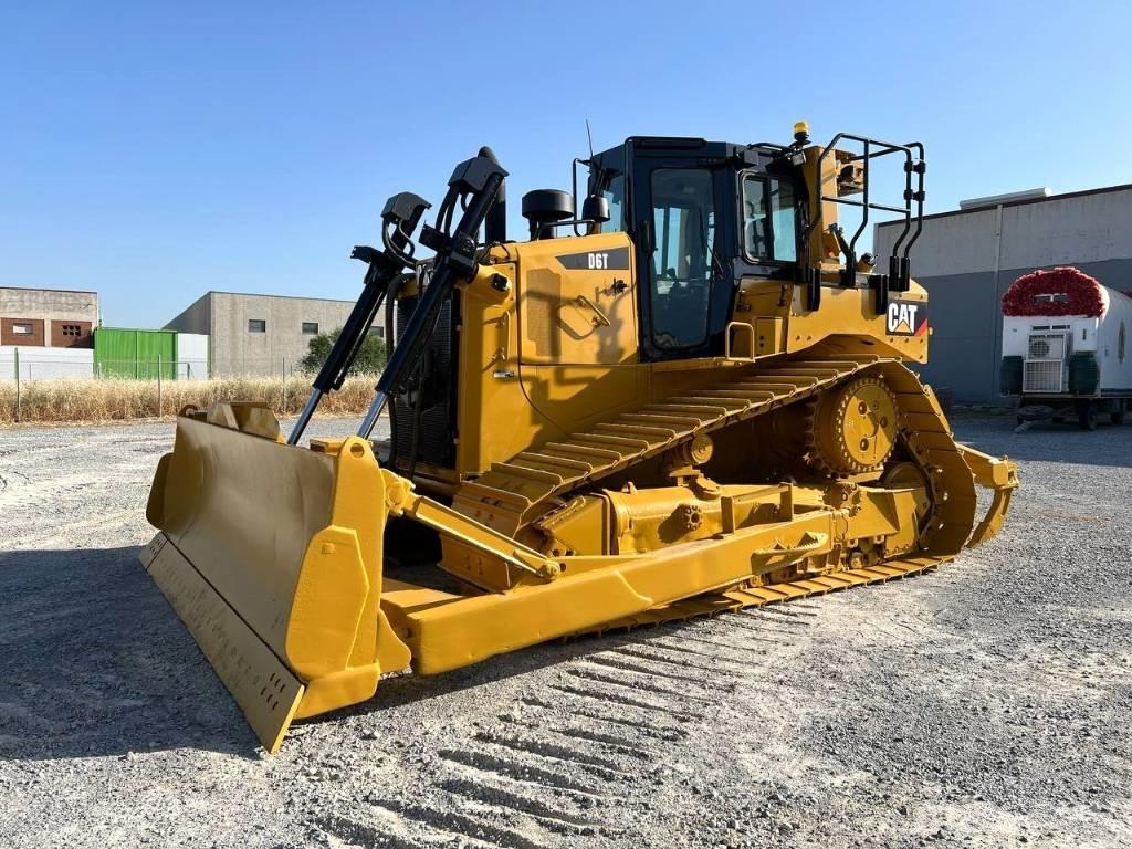CAT D 6 T Buldooserid