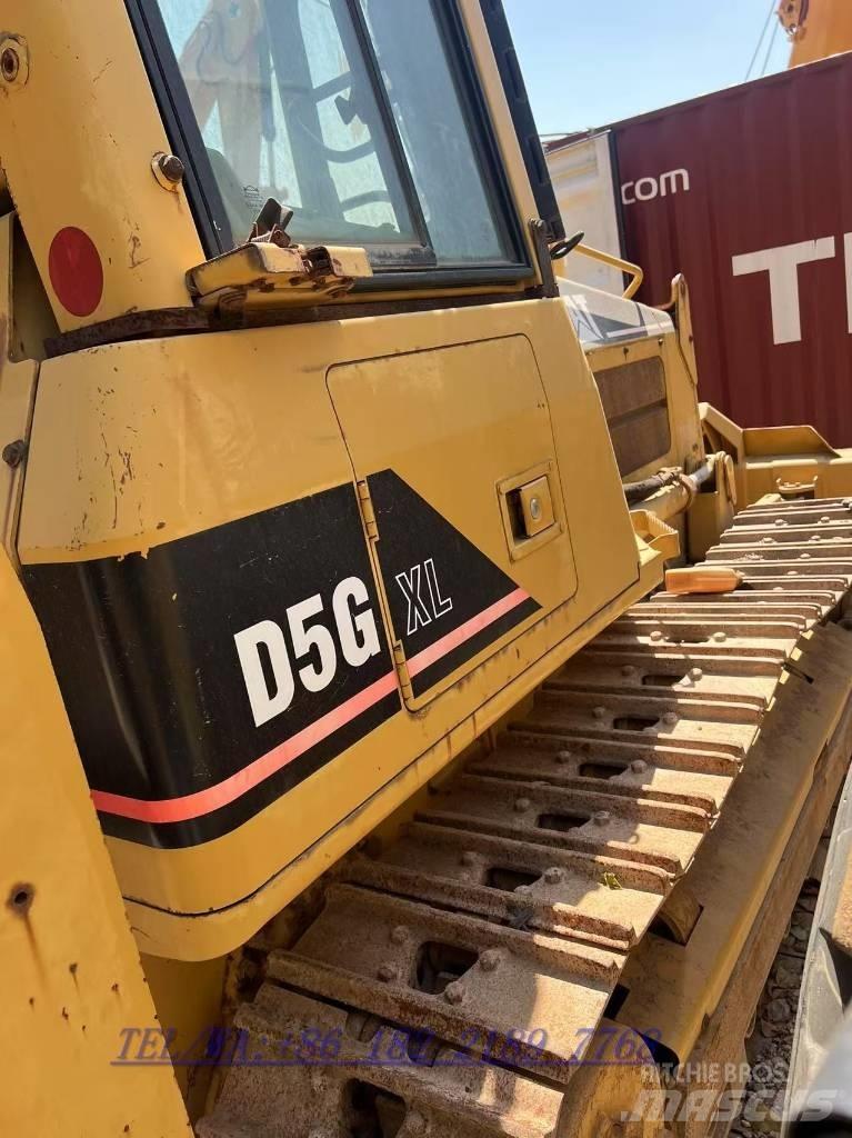 CAT D5G Buldooserid