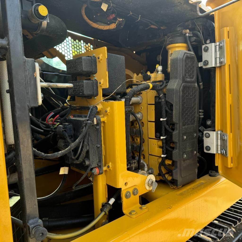CAT 310 Roomikekskavaatorid