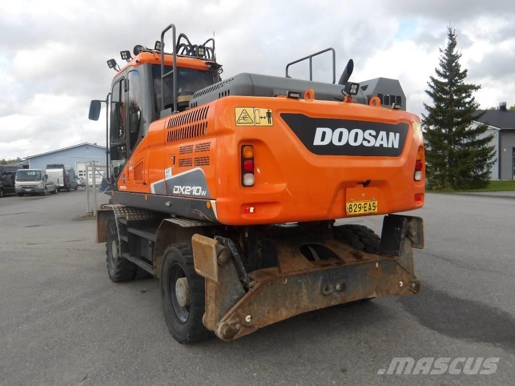 Doosan DX 210 WE Ratasekskavaatorid