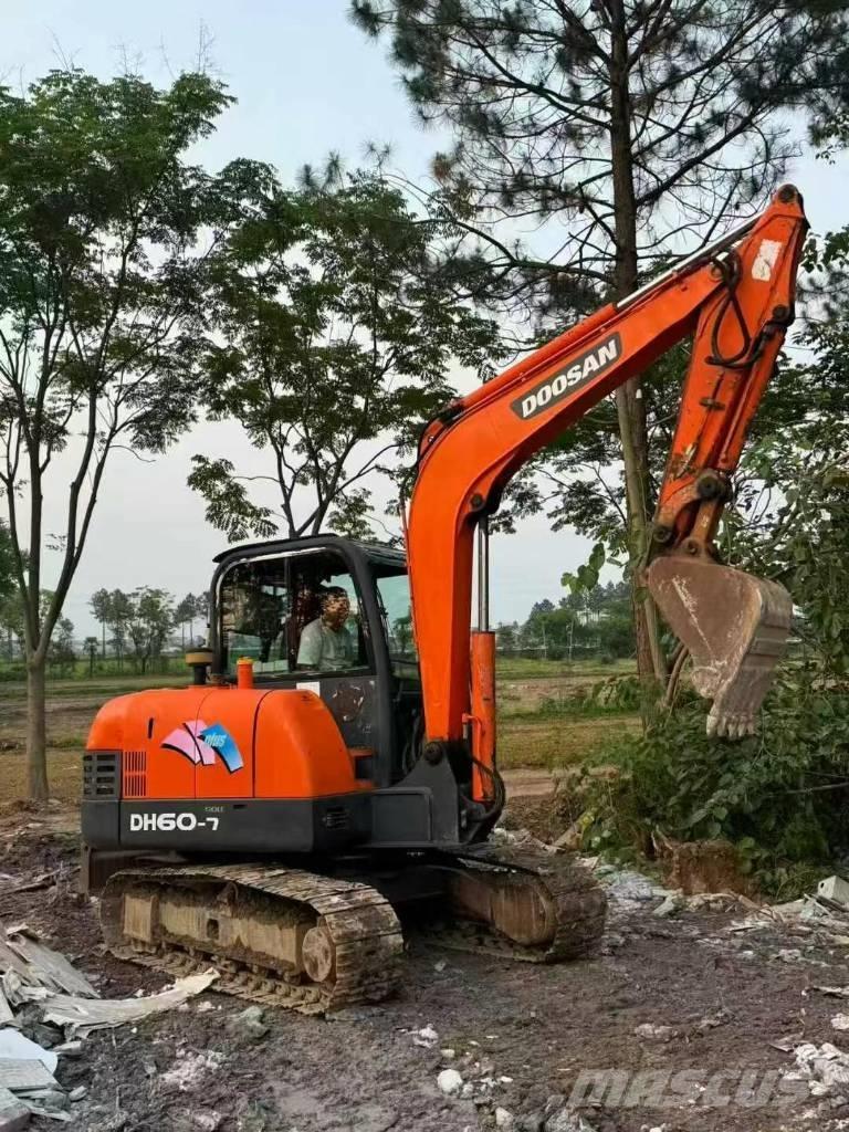 Doosan DH 60 Miniekskavaatorid < 7 t