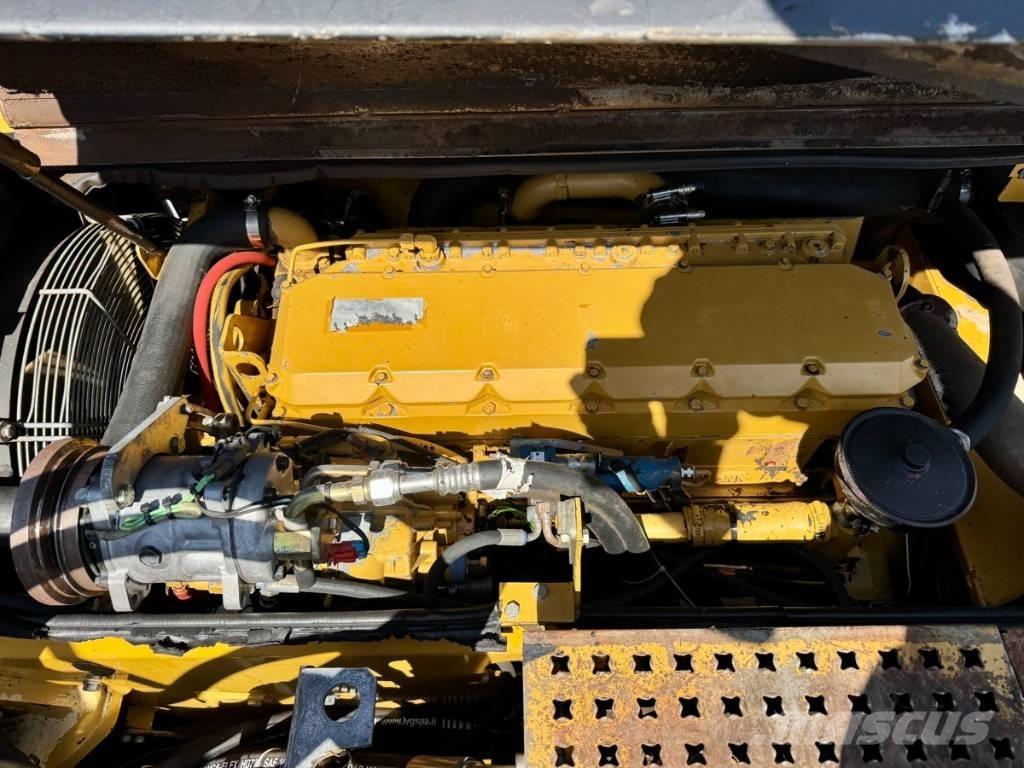 CAT M 318 MH Ratasekskavaatorid