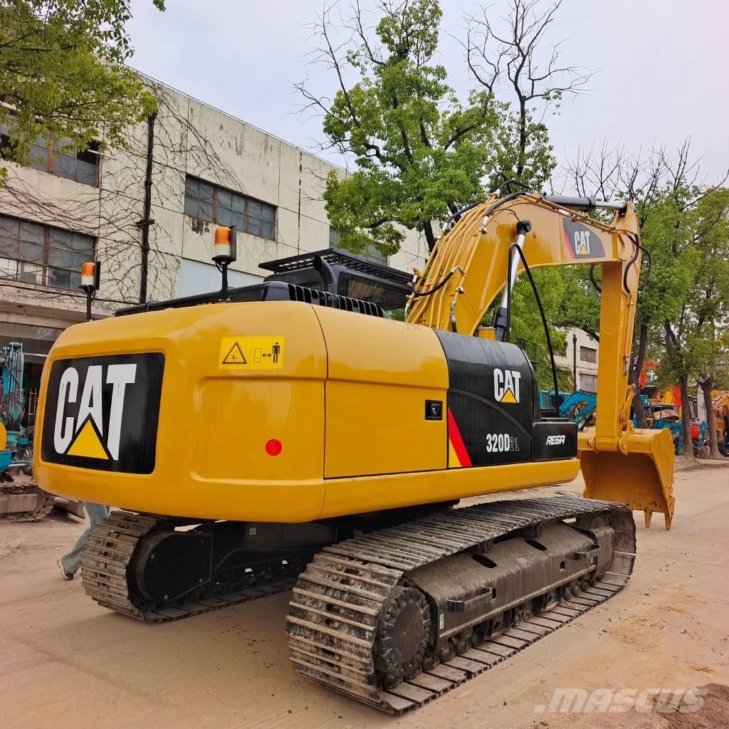 CAT 320 D Roomikekskavaatorid