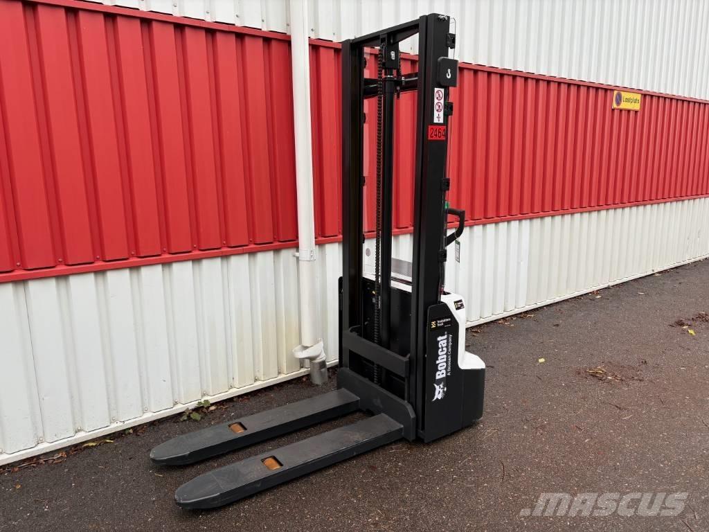 Bobcat LSM 12 N Järelkäidavad virnastajad