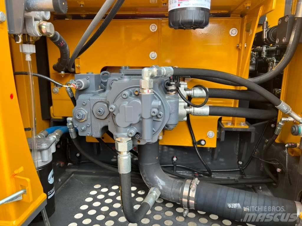 XCMG XE135GA Roomikekskavaatorid