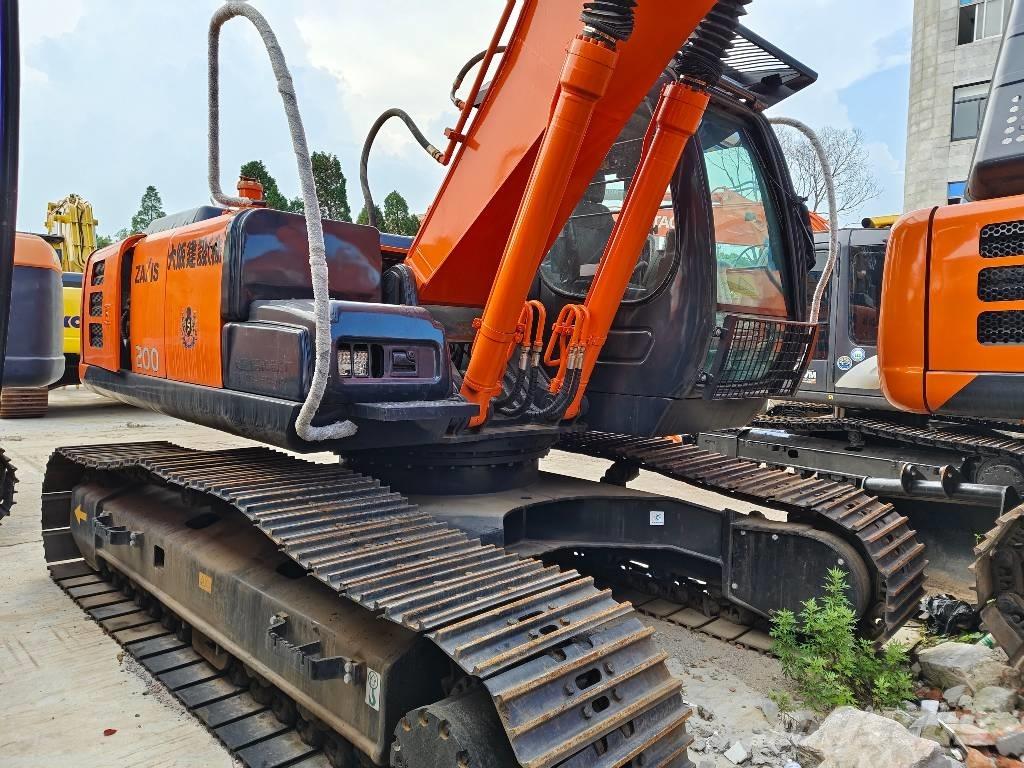 Hitachi ZX 200 Roomikekskavaatorid