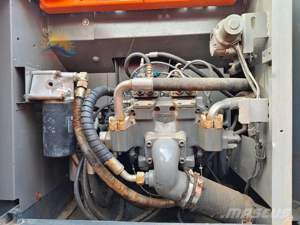 Hitachi ZX 200 Roomikekskavaatorid