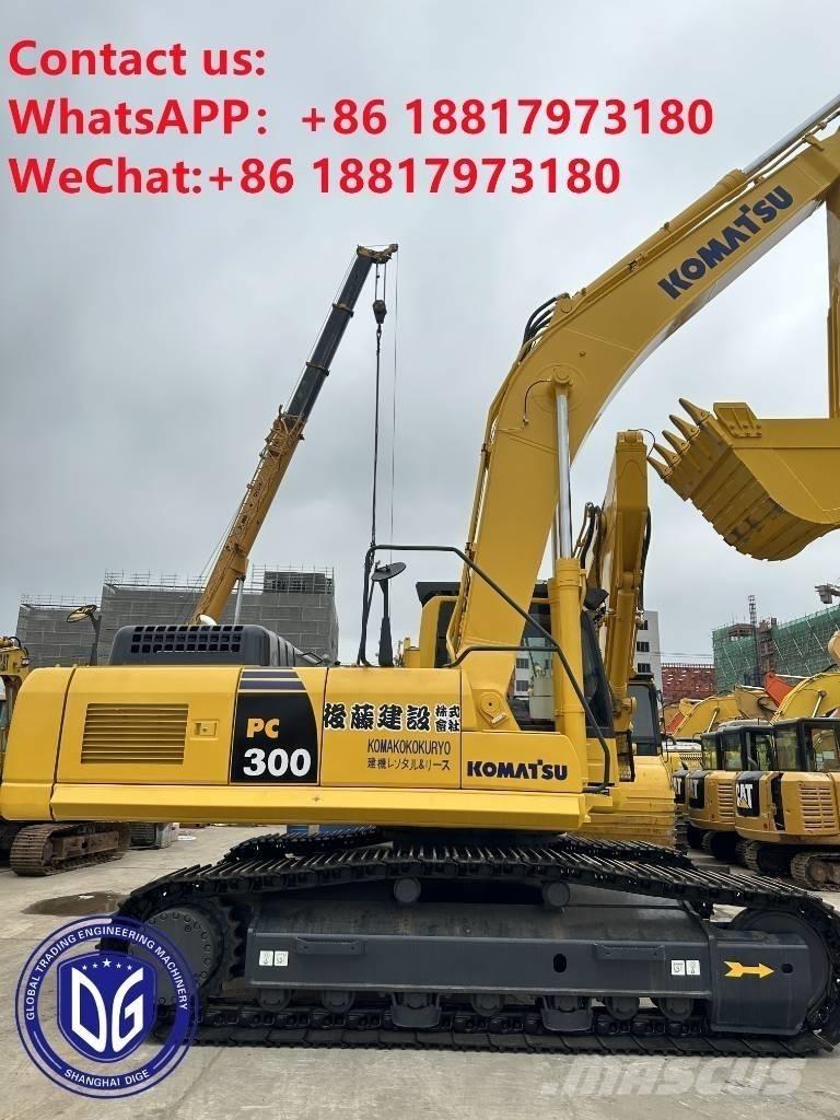 Komatsu PC300-8N1 Roomikekskavaatorid