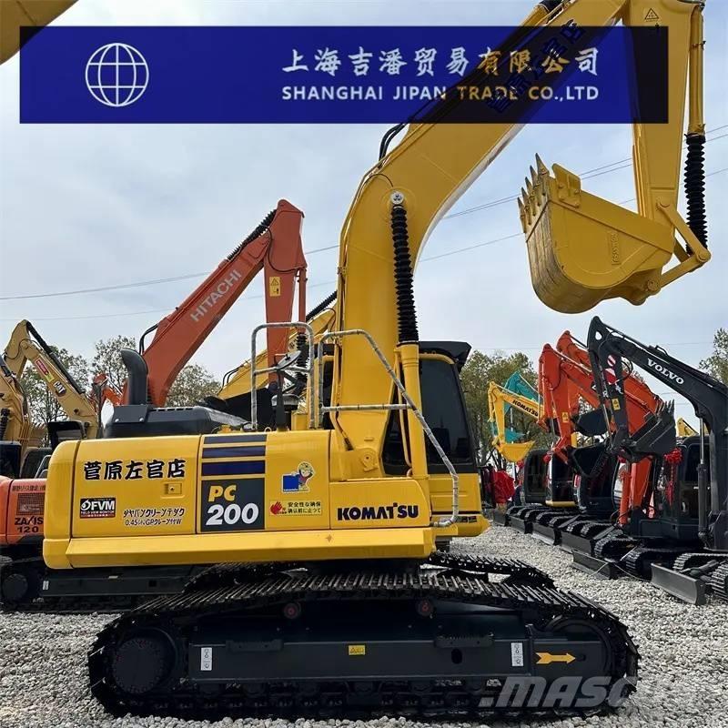 Komatsu PC 220-8 Roomikekskavaatorid