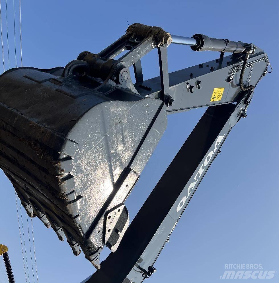 Volvo EC 220 Roomikekskavaatorid