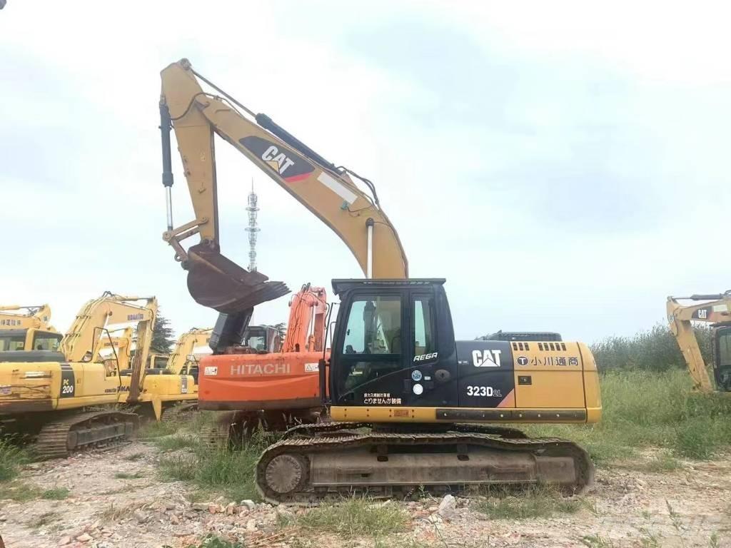 CAT CAT323D Roomikekskavaatorid