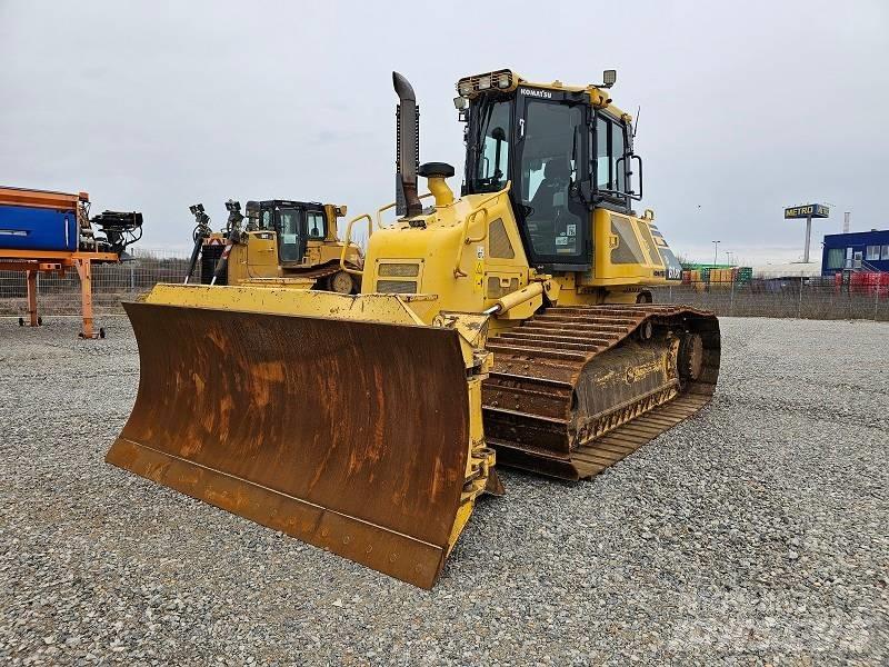 Komatsu D 61 PX-23 Buldooserid