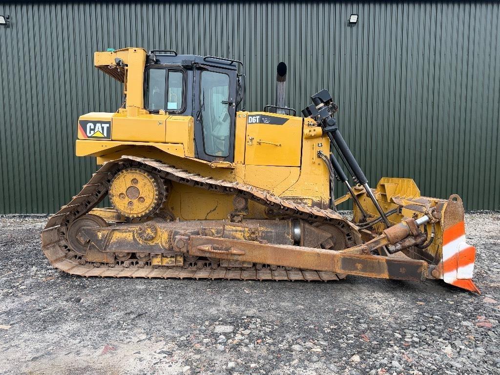CAT D 6 T LGP Buldooserid