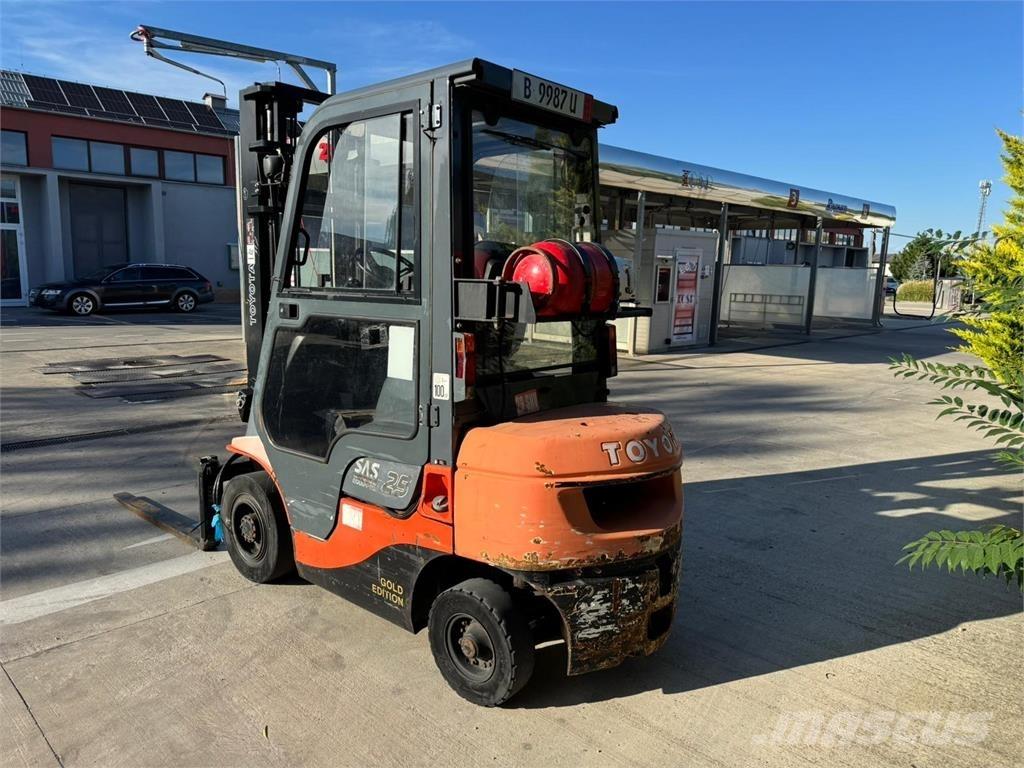 Toyota 7FGF25 Gaasitõstukid