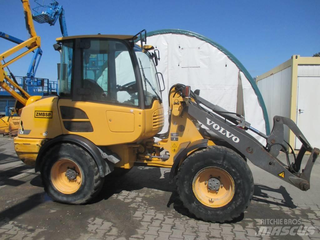 Volvo L 25 F Rataslaadurid