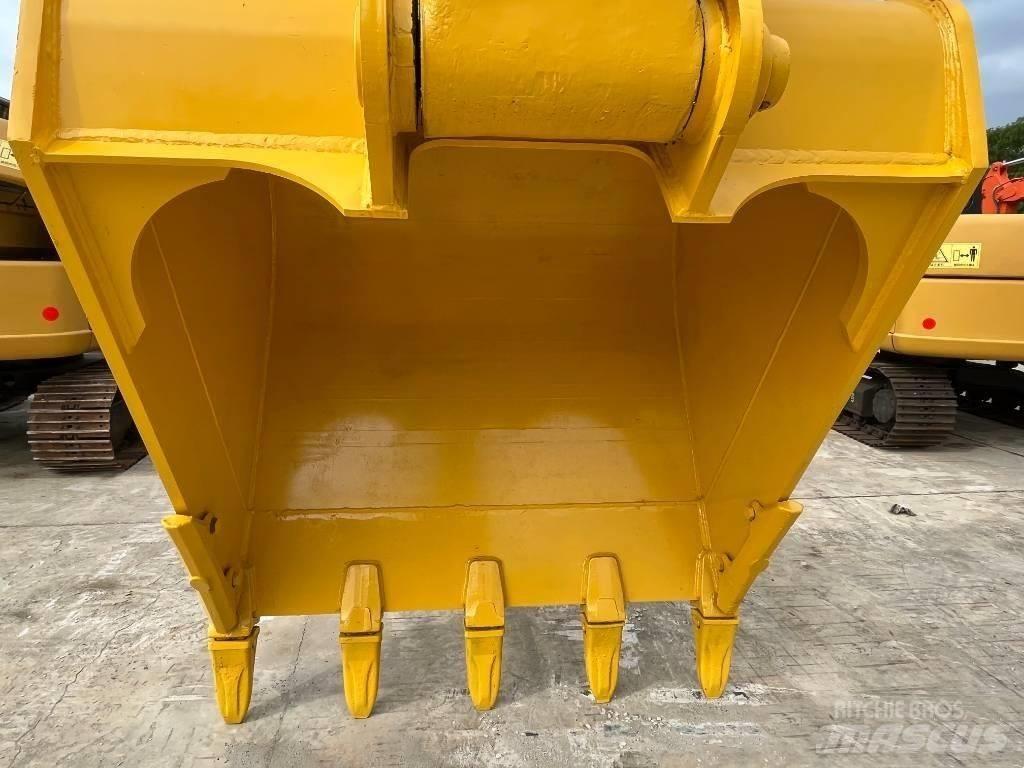 Komatsu PC 400-8 Roomikekskavaatorid