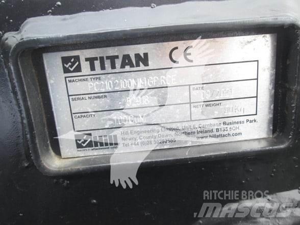 Titan CAT 320 Kopad