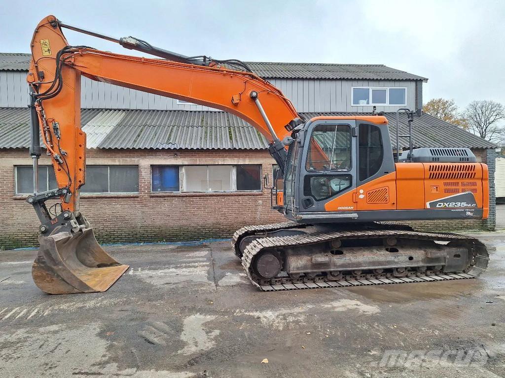Doosan DX235NLC-5 Roomikekskavaatorid