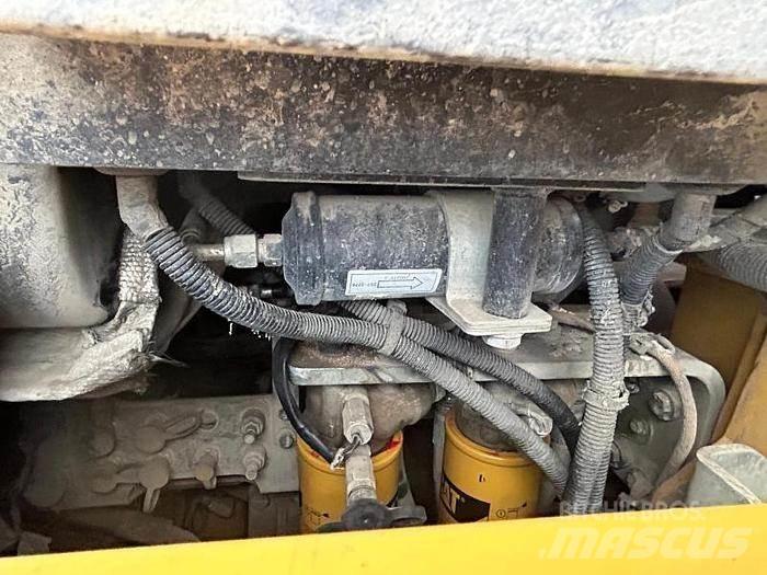CAT 963D Rataslaadurid