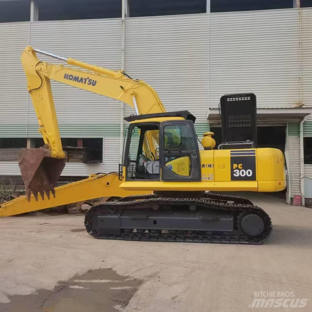 Komatsu PC 300-7 Roomikekskavaatorid