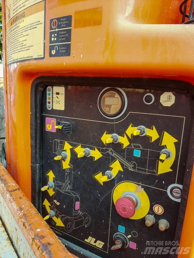 JLG E 300 AJP Iseliikuvad poomtõstukid