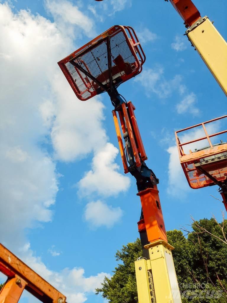 JLG E 300 AJP Iseliikuvad poomtõstukid