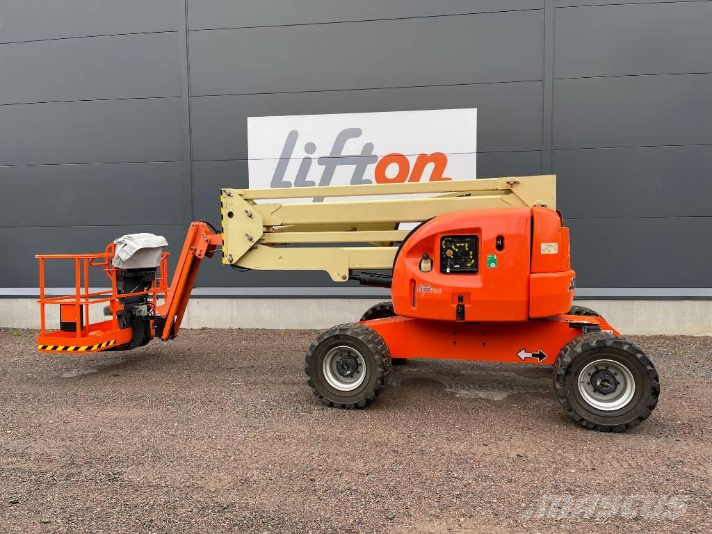 JLG 450 AJ Bomlift Iseliikuvad poomtõstukid