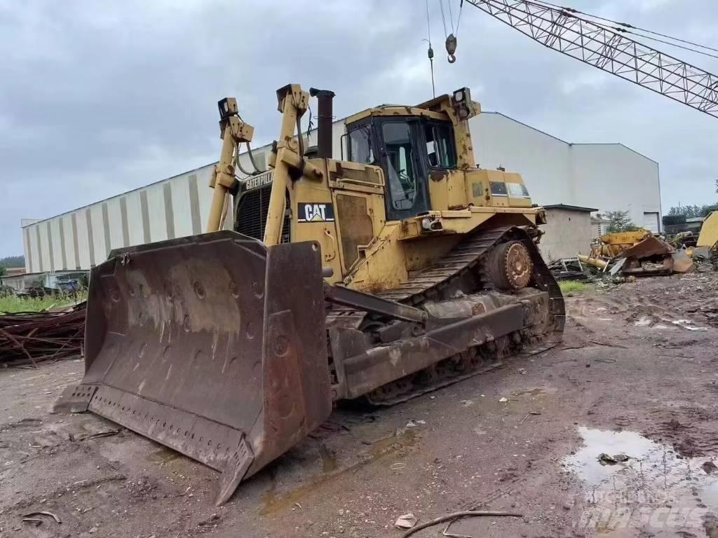 CAT D 9 N Buldooserid