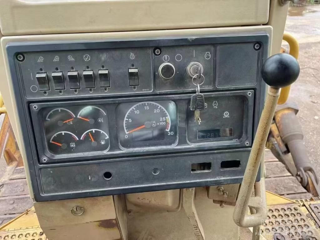 CAT D 9 N Buldooserid