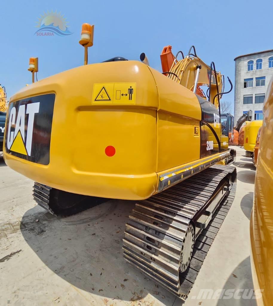 CAT 320D Roomikekskavaatorid