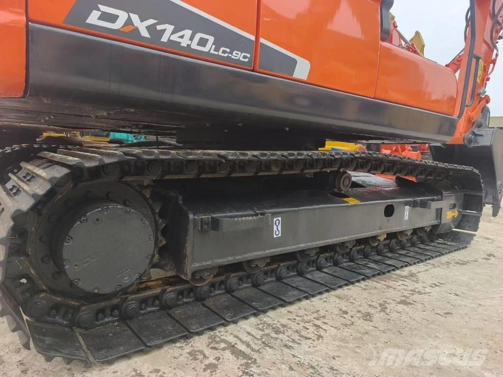 Doosan DX 140 Roomikekskavaatorid