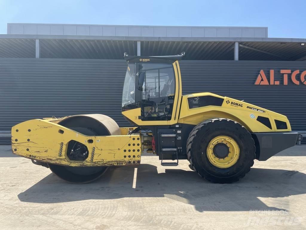 Bomag BW 226 BVC-5 Ühe trumliga rullid