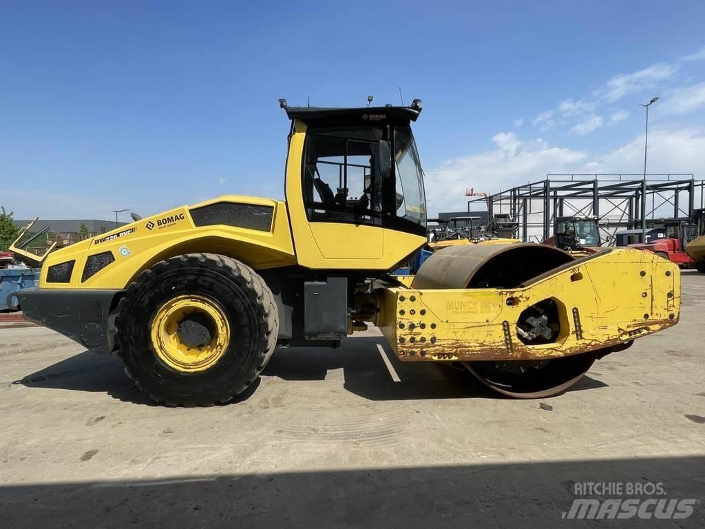 Bomag BW 226 BVC-5 Ühe trumliga rullid