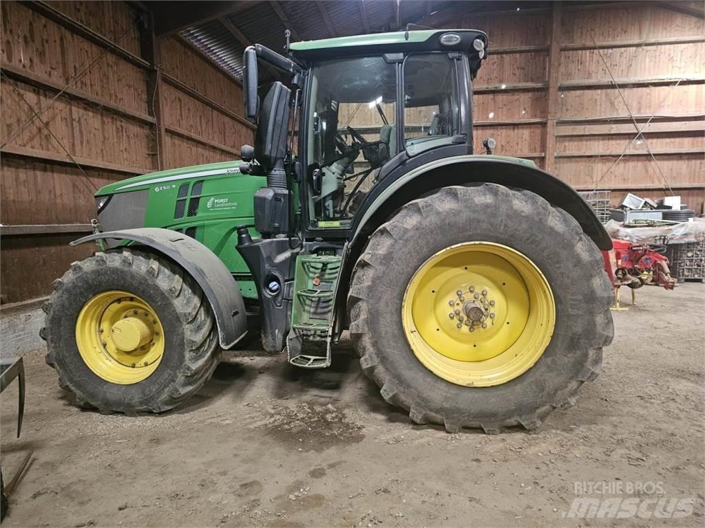 John Deere 6250 R Traktorid