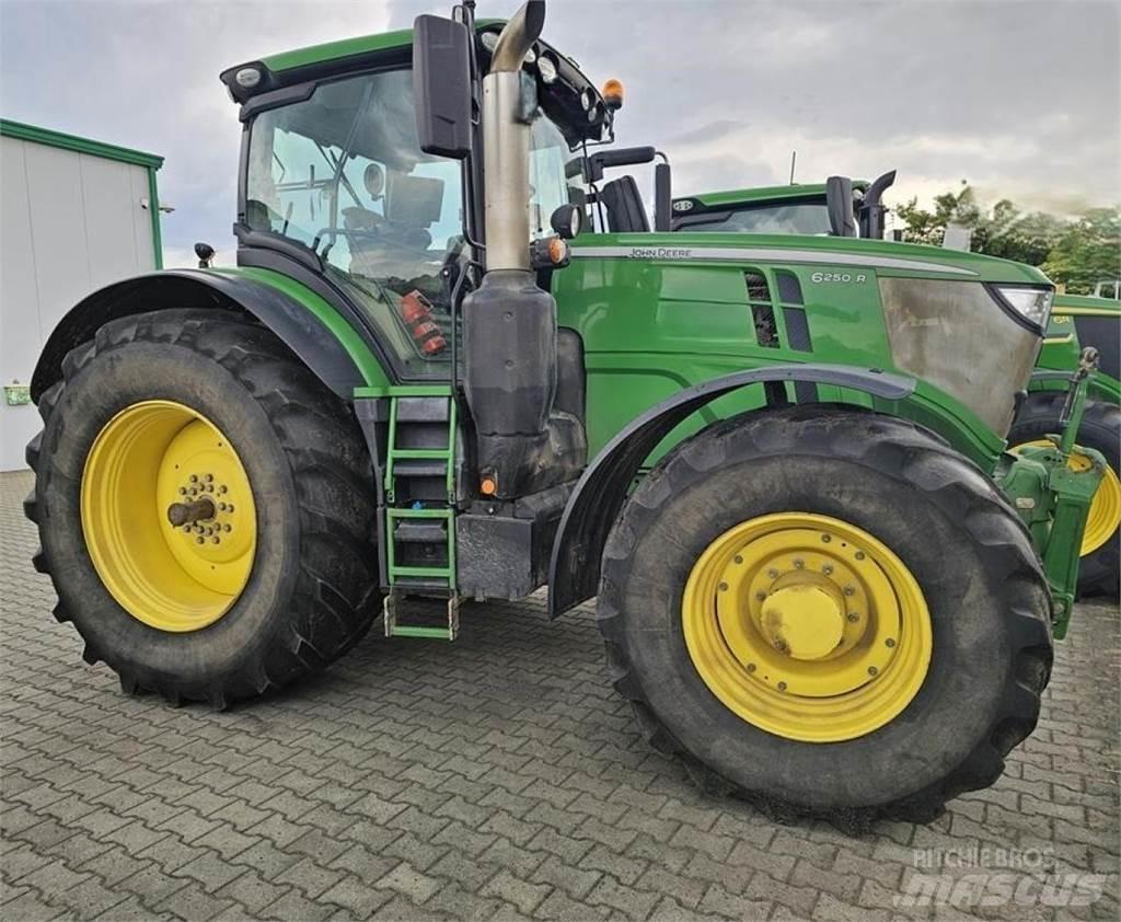 John Deere 6250 R Traktorid