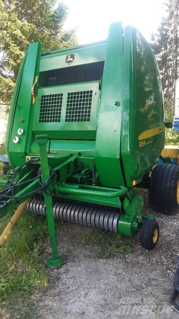 John Deere 854 Ruloonpressid