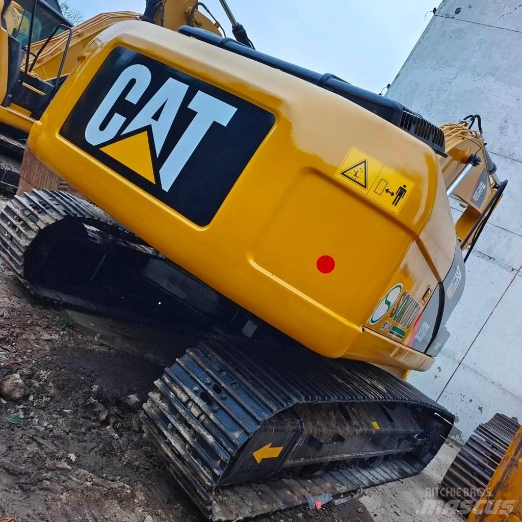 CAT 323 D Roomikekskavaatorid
