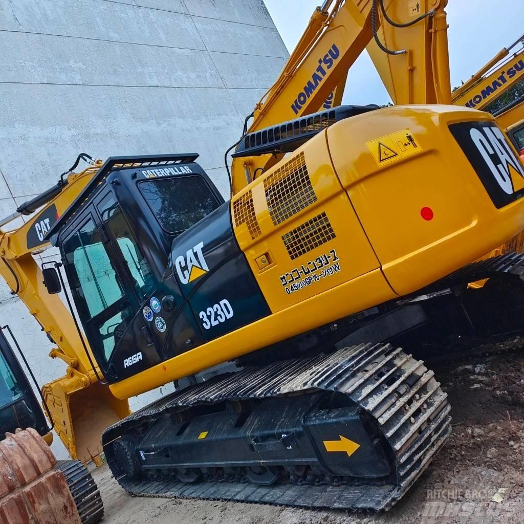 CAT 323 D Roomikekskavaatorid