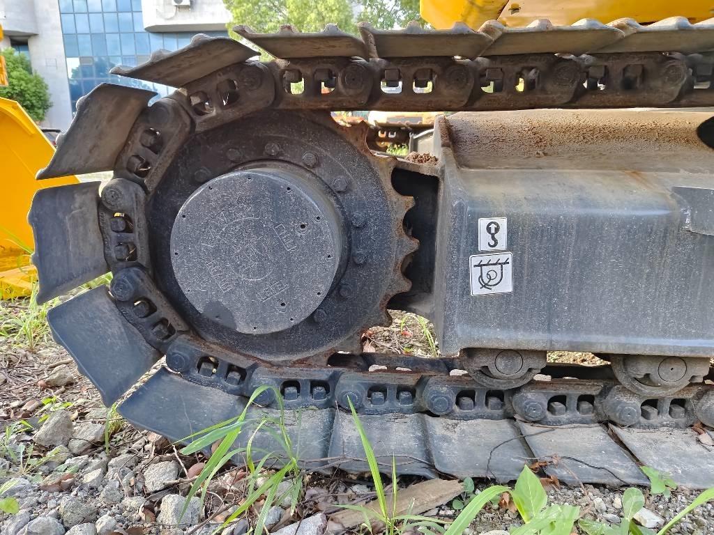 Komatsu PC 130-7 Roomikekskavaatorid