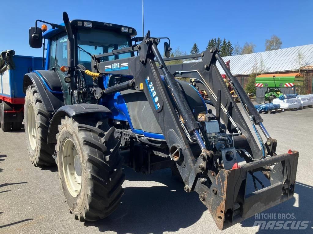 Valtra T 151 Traktorid