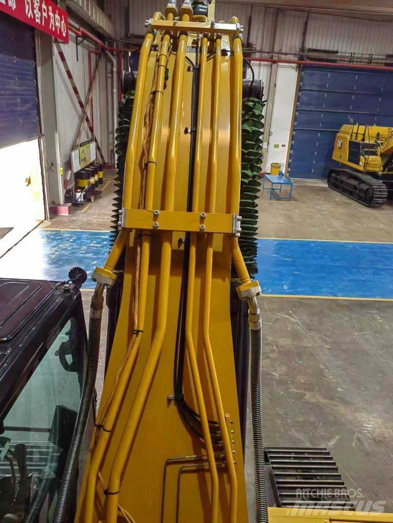 CAT 2021 CAT 330 Ratasekskavaatorid