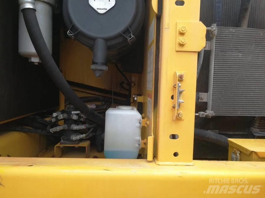 Komatsu pc200-8 Roomikekskavaatorid
