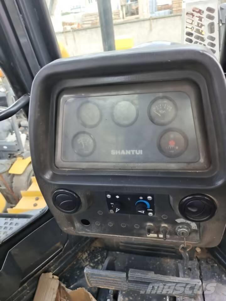 Shantui SD 16 Buldooserid