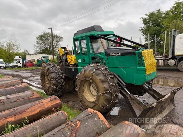 Timberjack 240C Väljaveotraktorid