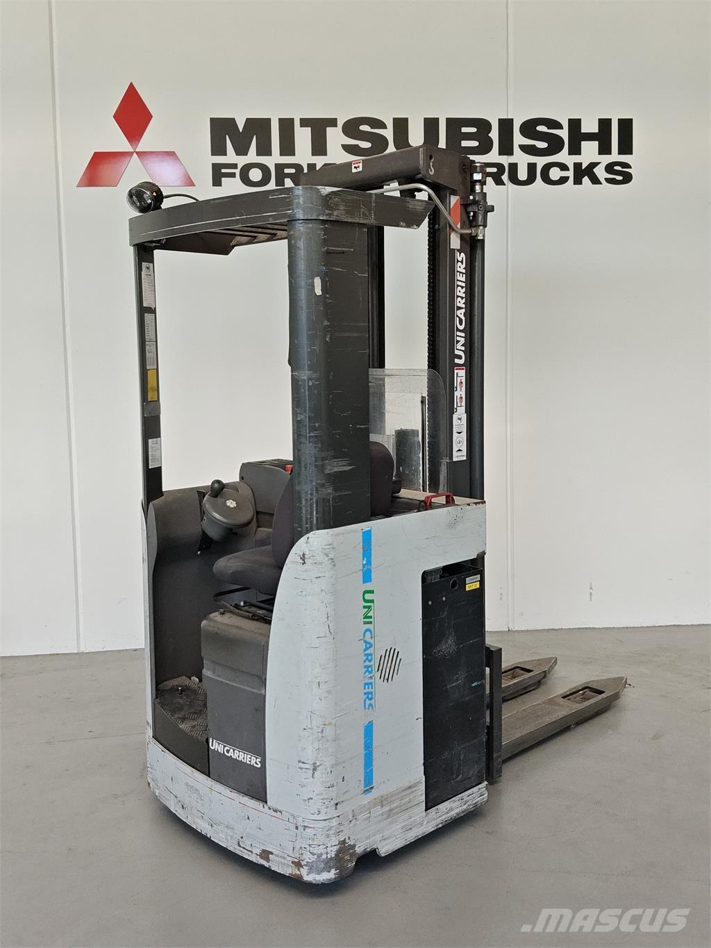 Atlet XSN160E Platvormiga virnastajad