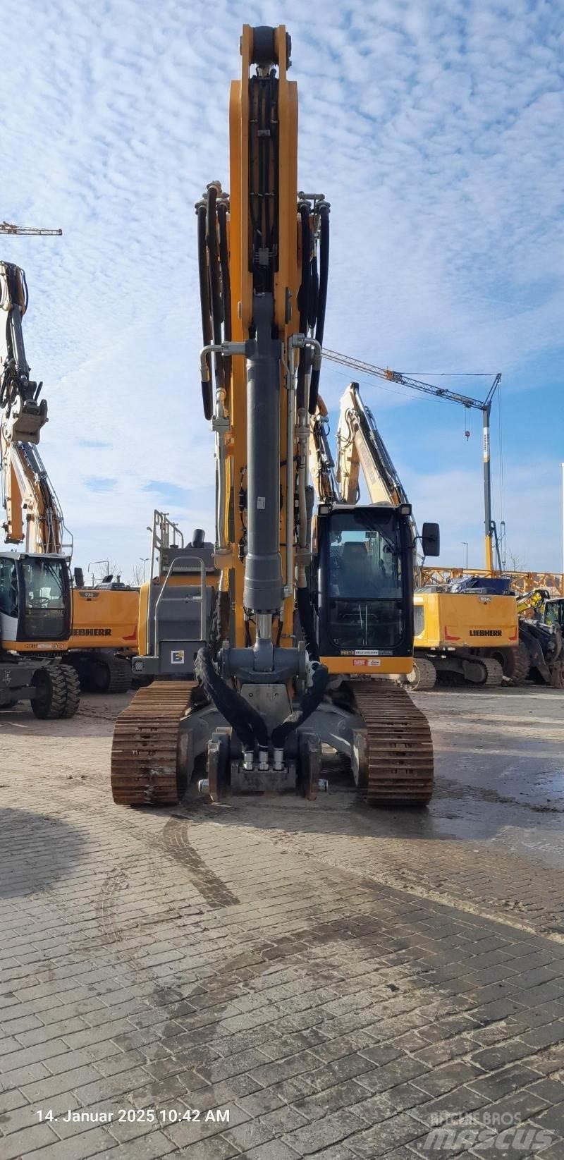 Liebherr R934 Roomikekskavaatorid