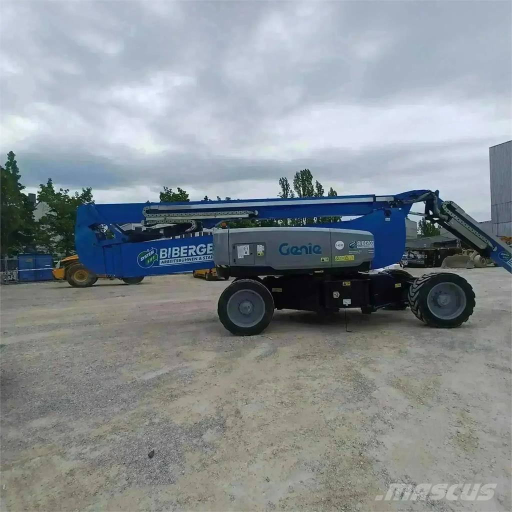 Genie ZX 135 Iseliikuvad poomtõstukid