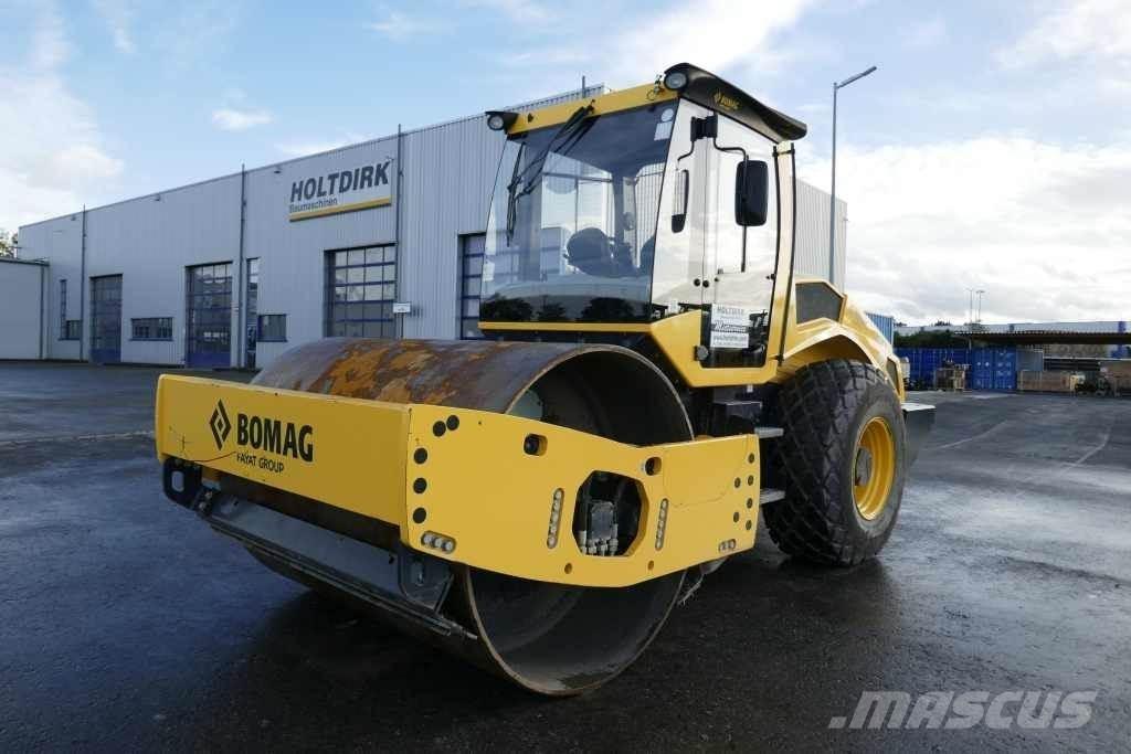 Bomag BW 213 D-5 Pinnasetihendajad