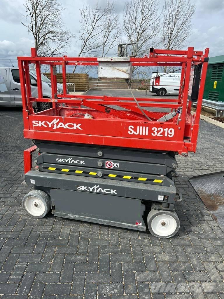 SkyJack SJ 3219 Käärtõstukid