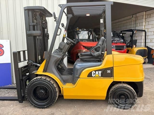 CAT DP 35 N Diiseltõstukid